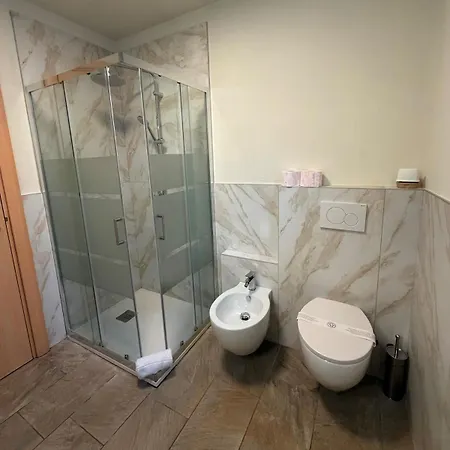 Apartment Bianca, Maggiore, Parco Privato Esclusivo *