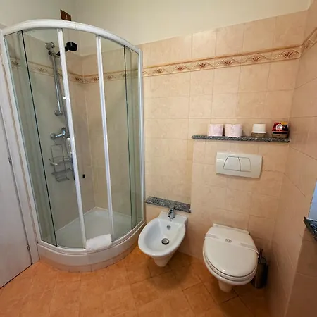 Apartment Bianca, Maggiore, Parco Privato Esclusivo *