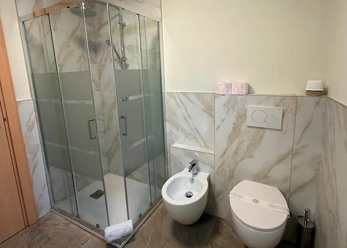 Apartment Bianca, Maggiore, Parco Privato Esclusivo *