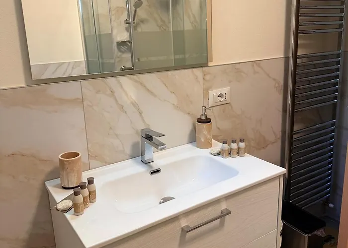 Apartment Bianca, Maggiore, Parco Privato Esclusivo *